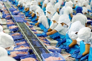 Thủy sản Vĩnh Hoàn góp vốn với Feed One xây dựng nhà máy thức ăn thủy sản
