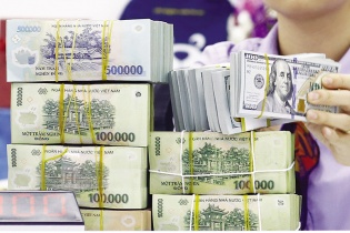 HSBC: GDP Việt Nam tăng 6,2% năm 2022, lãi suất điều hành sẽ tăng lên 4,5%  