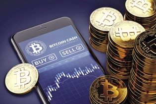 Bitcoin tăng vọt trở lại, “cá mập” tiếp tục nắm giữ