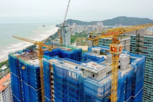 Một số ngân hàng nhỏ vẫn phải đối mặt với nợ xấu bất động sản tại các dự án đầu cơ