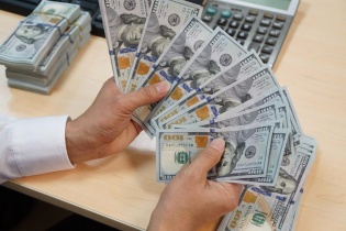  Bitcoin lại đánh rơi mốc 100.000 USD, nhà đầu tư giảm kỳ vọng Fed hạ lãi suất