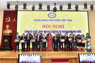 Ngân hàng Nhà nước có 45 lãnh đạo cấp vụ xin nghỉ hưu, thôi việc