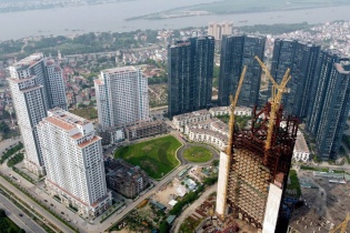 Lãi suất tăng, thanh khoản giảm, nhà đầu tư "săn" bất động sản cắt lỗ