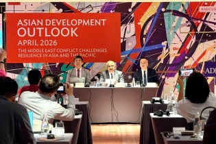 Chuyên gia Kinh tế trưởng của ADB: Việt Nam chưa cần điều chỉnh chính sách tiền tệ