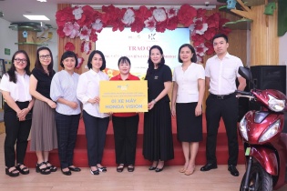 PVcomBank trao tặng xe máy hỗ trợ giáo viên Trường Mầm non 1-6, lan tỏa tinh thần sẻ chia vì giáo dục Thủ đô
