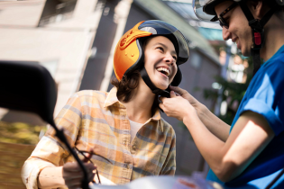 ACB - FWD Việt Nam bắt tay hợp tác phân phối bảo hiểm trực tuyến qua ngân hàng 