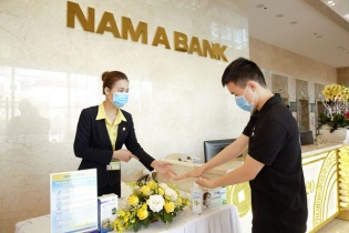 Ngân hàng bắt đầu cho nhân viên nghỉ luân phiên theo nhóm