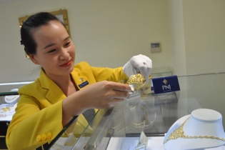 Chú trọng vàng nữ trang, PNJ vẫn hưởng lợi nhờ doanh thu vàng miếng tăng mạnh
