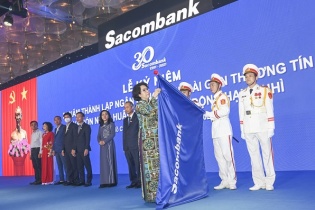 Sacombank đón nhận Huân chương lao động hạng Nhì dịp kỷ niệm 30 năm thành lập 