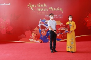 Sacombank lan tỏa yêu thương với chương trình "Ấm tình mùa Xuân" lần thứ 19