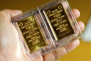 Giá vàng miếng SJC cao hơn thế giới đến 19 triệu đồng/lượng