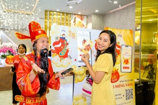 Vàng SJC giảm không phanh chiều 30/1: Khách hàng tranh thủ mua vàng cầu may