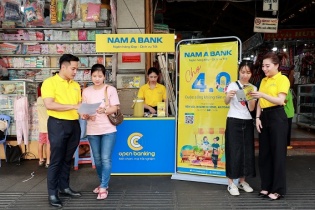 Ngân hàng đồng hành cùng tiểu thương thúc đẩy thanh toán không tiền mặt