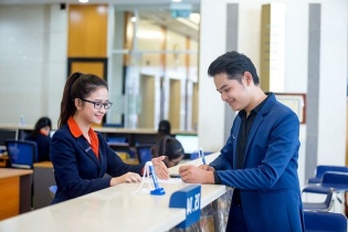 Sacombank giảm thêm lãi suất 0,5-1%/năm kích cầu tín dụng cuối năm
