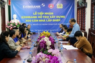 Eximbank trao tặng nhà lắp ghép cho 300 hộ nghèo huyện Kỳ Sơn (Nghệ An)