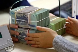 Lãi suất tiết kiệm tăng trên 6%/năm, tiền nhàn rỗi ở lại ngân hàng?