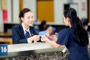 Nửa cuối năm 2024, đầu tư vào đâu để ổn định sinh lời lại thêm "hời" quà tặng?