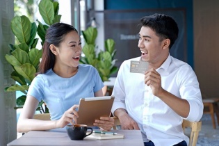 Sự phát triển thanh toán không dùng tiền mặt: Động lực đổi mới của tài chính tiêu dùng