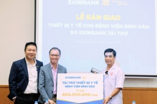 Eximbank trao tặng thiết bị y tế trị giá 400 triệu đồng cho Bệnh viện Bình Dân