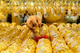 Giá vàng vọt lên 3.414 USD/ounce, SJC cao hơn thế giới 17 triệu đồng