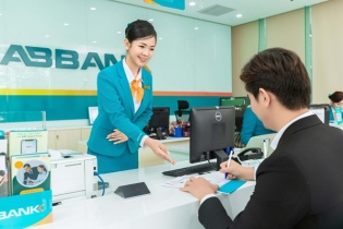 Thay đổi người đại diện phần vốn góp của Maybank tại ABBANK