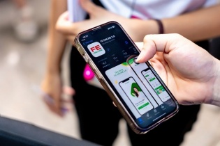 FE CREDIT: Hơn một thập kỷ giữ vững ngôi vương ngành tài chính tiêu dùng