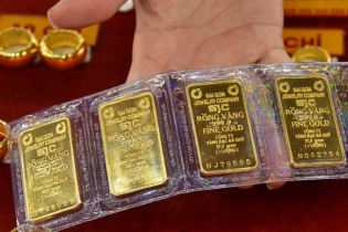Vàng quốc tế bật tăng, giá vàng SJC lập đỉnh lịch sử 125,4 triệu đồng/lượng 