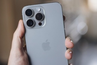 iPhone 16 Pro "lột xác" hoàn toàn với camera zoom quang 5x và nhiều cải tiến