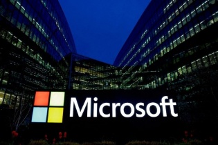 Vì sao Microsoft từ bỏ ghế quan sát viên trong hội đồng quản trị của OpenAI?