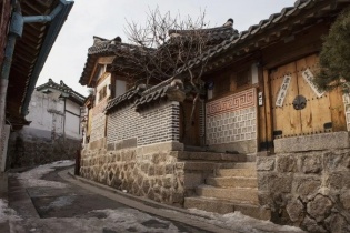 Làng cổ ở Seoul quá tải du khách, chính quyền địa phương phải vào cuộc