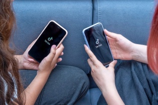 TikTok giới hạn thời gian sử dụng cho thanh thiếu niên