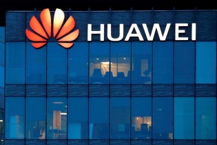 Huawei bứt phá doanh thu nhờ smartphone và viễn thông