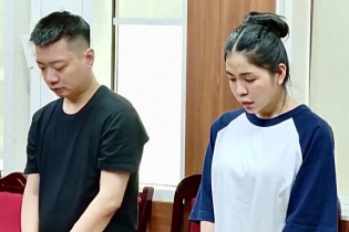 Bắt Quang Linh Vlogs và Hằng Du Mục vụ kẹo rau củ Kera
