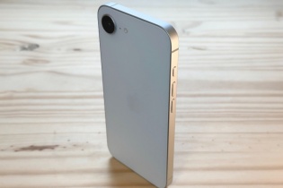 iPhone 16e giúp Apple soán ngôi Samsung trên thị trường toàn cầu