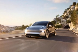 Mẫu xe giá rẻ của Tesla tiếp tục lỡ hẹn