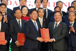 Chủ tịch Khánh Hòa kêu gọi nhà đầu tư cùng viết nên chương mới đầy hứa hẹn