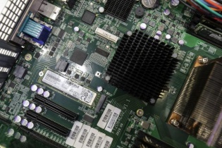 Anh ngăn cản công ty Trung Quốc thâu tóm doanh nghiệp ngành sản xuất chip