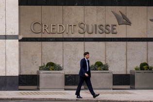 Credit Suisse lỗ nặng nhất kể từ năm 2008, cảnh báo thời khắc “sinh tử”