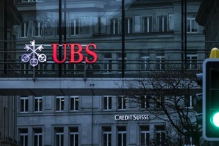 UBS mua Credit Suisse trong nỗ lực ổn định hệ thống ngân hàng