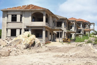 Bình Thuận: kiến nghị thu hồi 11 dự án du lịch “treo” ở huyện Hàm Tân