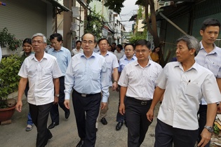 Bí thư Thành ủy Nguyễn Thiện Nhân chỉ đạo sớm giải quyết vụ cán bộ quận Thủ Đức xây nhà trái phép