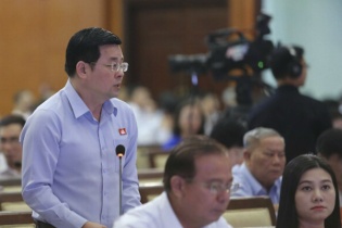 Cấp sổ hồng tại TP.HCM: Còn tình trạng cán bộ nhận hồ sơ, hẹn tới hẹn lui không giải quyết