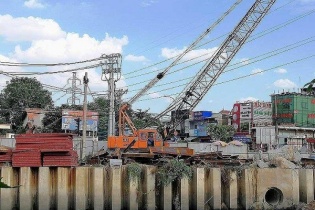 TP.HCM: "Cầu chờ đường, đường chờ cầu" và hàng chục dự án dang dở