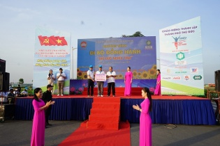 Vạn Phúc Group ủng hộ 1 tỷ đồng cho quỹ người nghèo Quận Thủ Đức