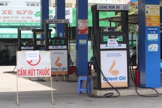 TP.HCM có 108 cửa hàng "hết xăng, còn dầu"