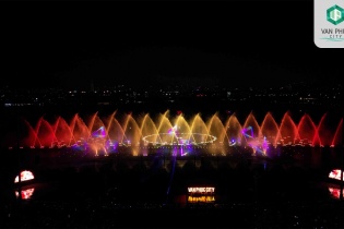 Van Phuc City tổ chức biểu diễn nhạc nước đặc biệt mừng Quốc khánh 2/9