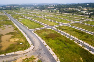Chuyên gia nói gì về việc TP.HCM cấm phân lô, bán nền ở 5 huyện ngoại thành