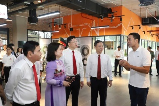 TP.HCM: Tham khảo kinh nghiệm chuyển đổi số, trí tuệ nhân tạo từ doanh nghiệp tư nhân