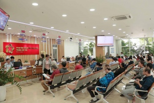 Hơn 50% công chức làm thêm giờ, TP.HCM muốn xã hội hóa giải quyết thủ tục hành chính