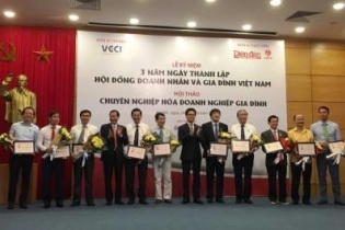 Tôn vinh doanh nhân, doanh nghiệp gia đình Việt Nam tiêu biểu